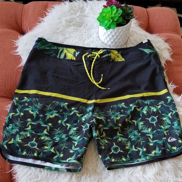 Quiksilver Other - 😎Quiksilver AG47 Dry Flight Mens Board Shorts😎
